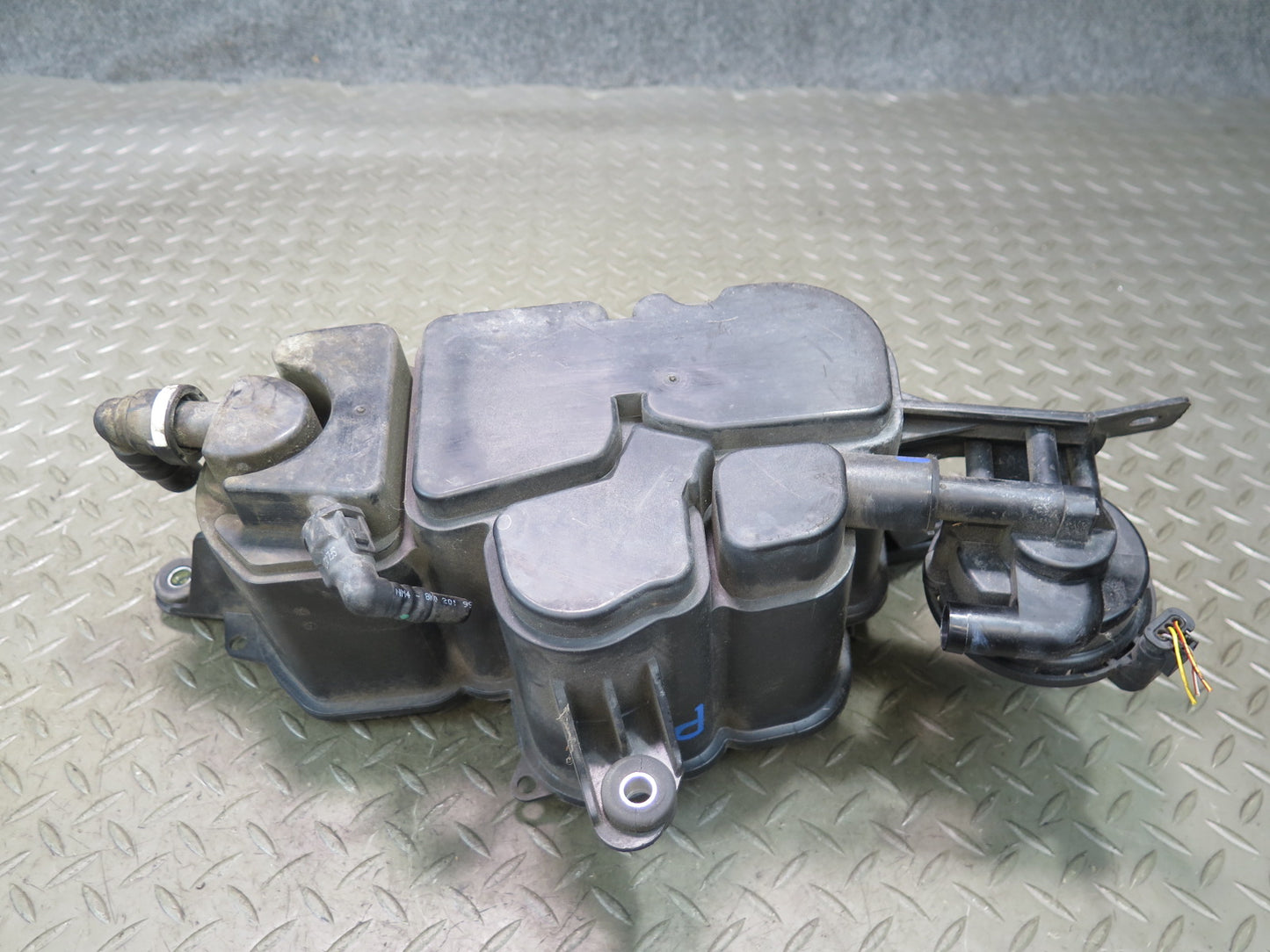 13-15 Audi A5 S5 RS5 8F7 Fuel Evap Vapor Charcoal Canister OEM