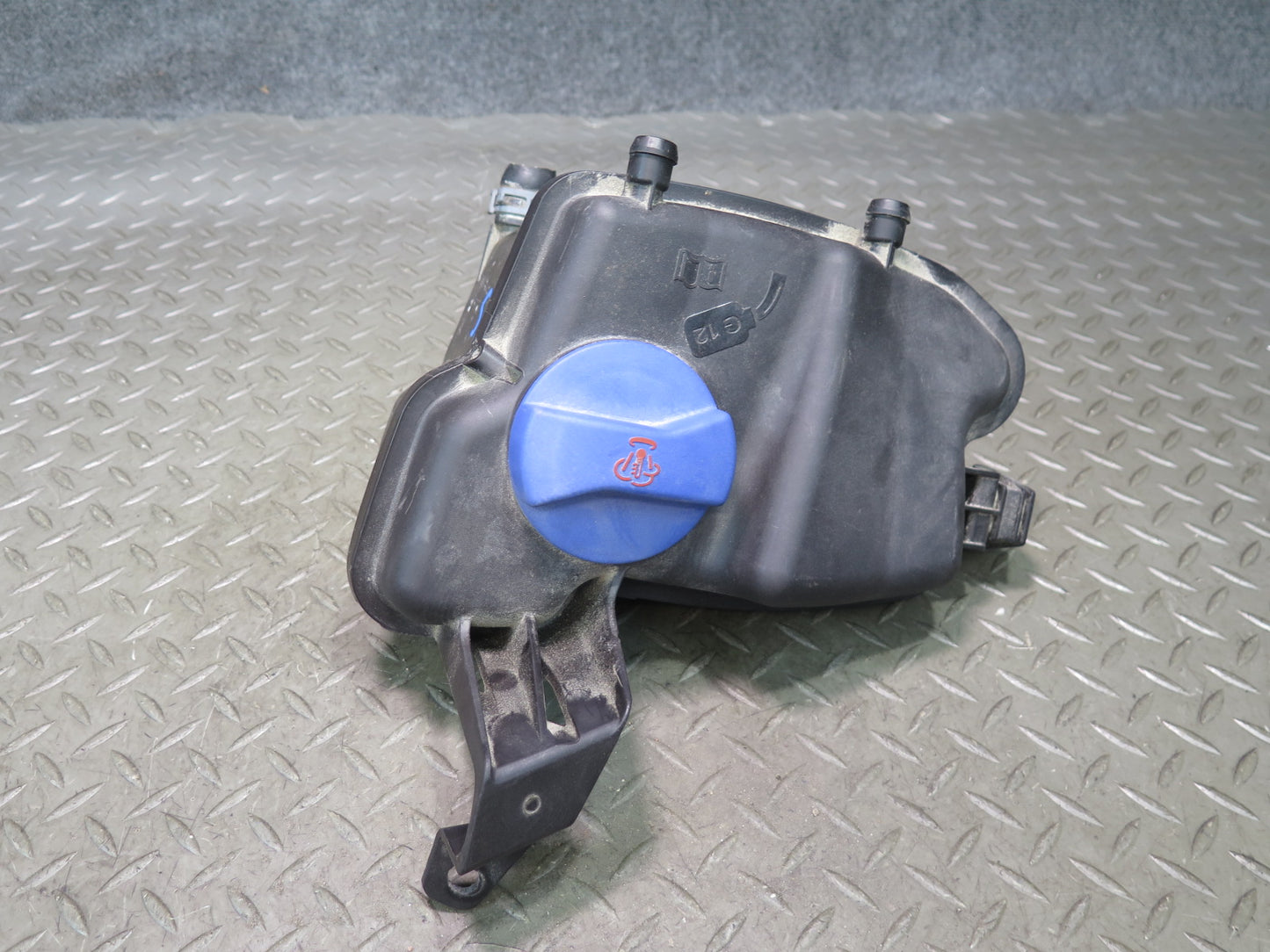 13-15 Audi RS5 8F7 4.2L V8 Engine Coolant Expansion Reservoir Tank 8T0121405 OEM