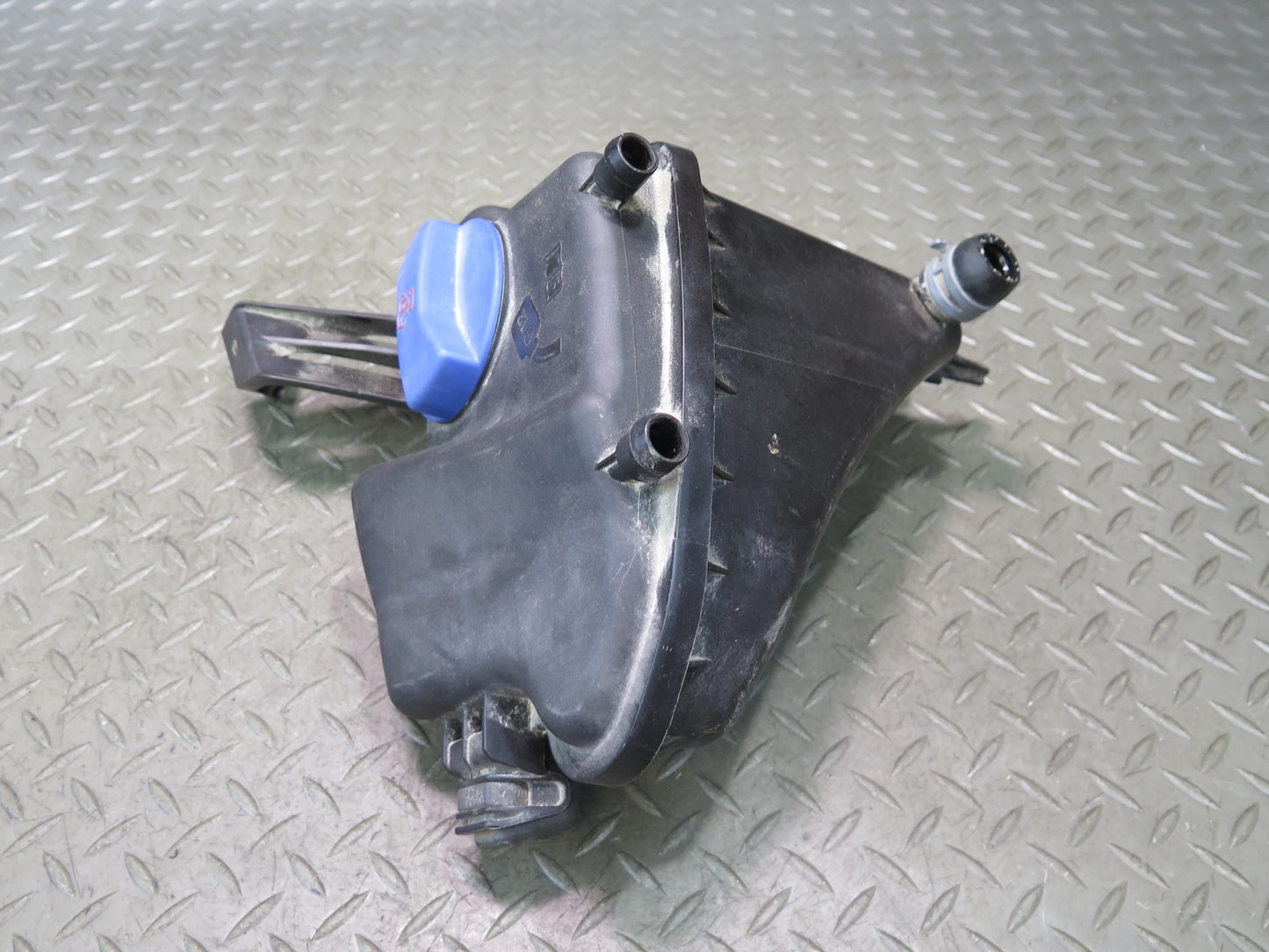 13-15 Audi RS5 8F7 4.2L V8 Engine Coolant Expansion Reservoir Tank 8T0121405 OEM