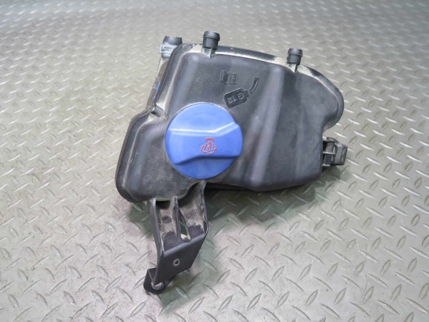 13-15 Audi RS5 8F7 4.2L V8 Engine Coolant Expansion Reservoir Tank 8T0121405 OEM