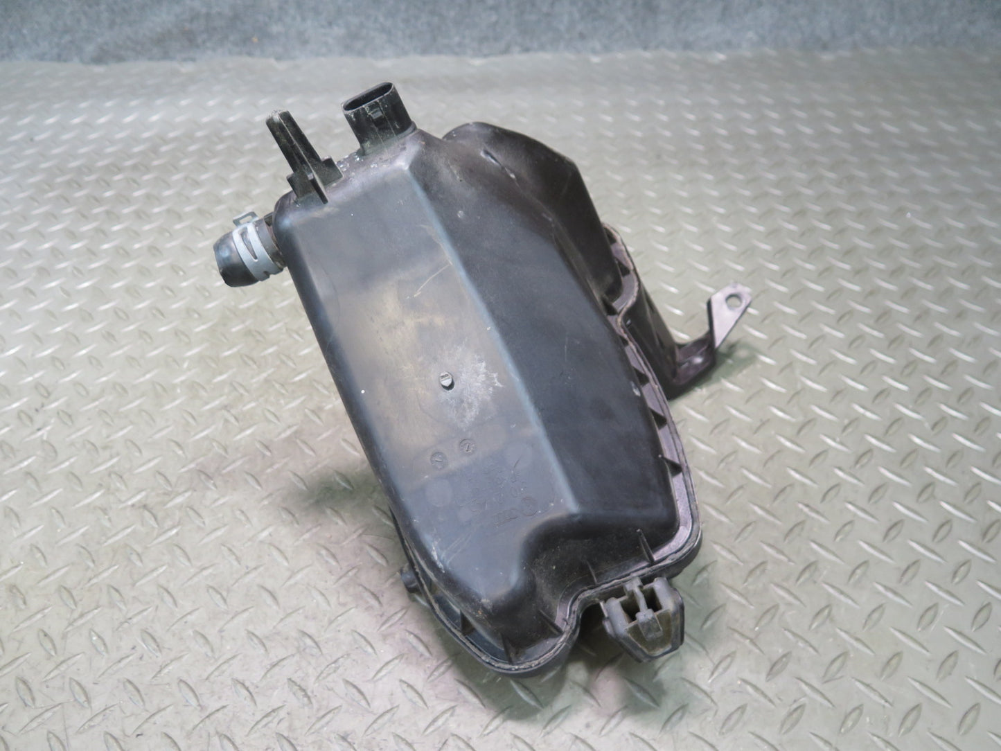 13-15 Audi RS5 8F7 4.2L V8 Engine Coolant Expansion Reservoir Tank 8T0121405 OEM