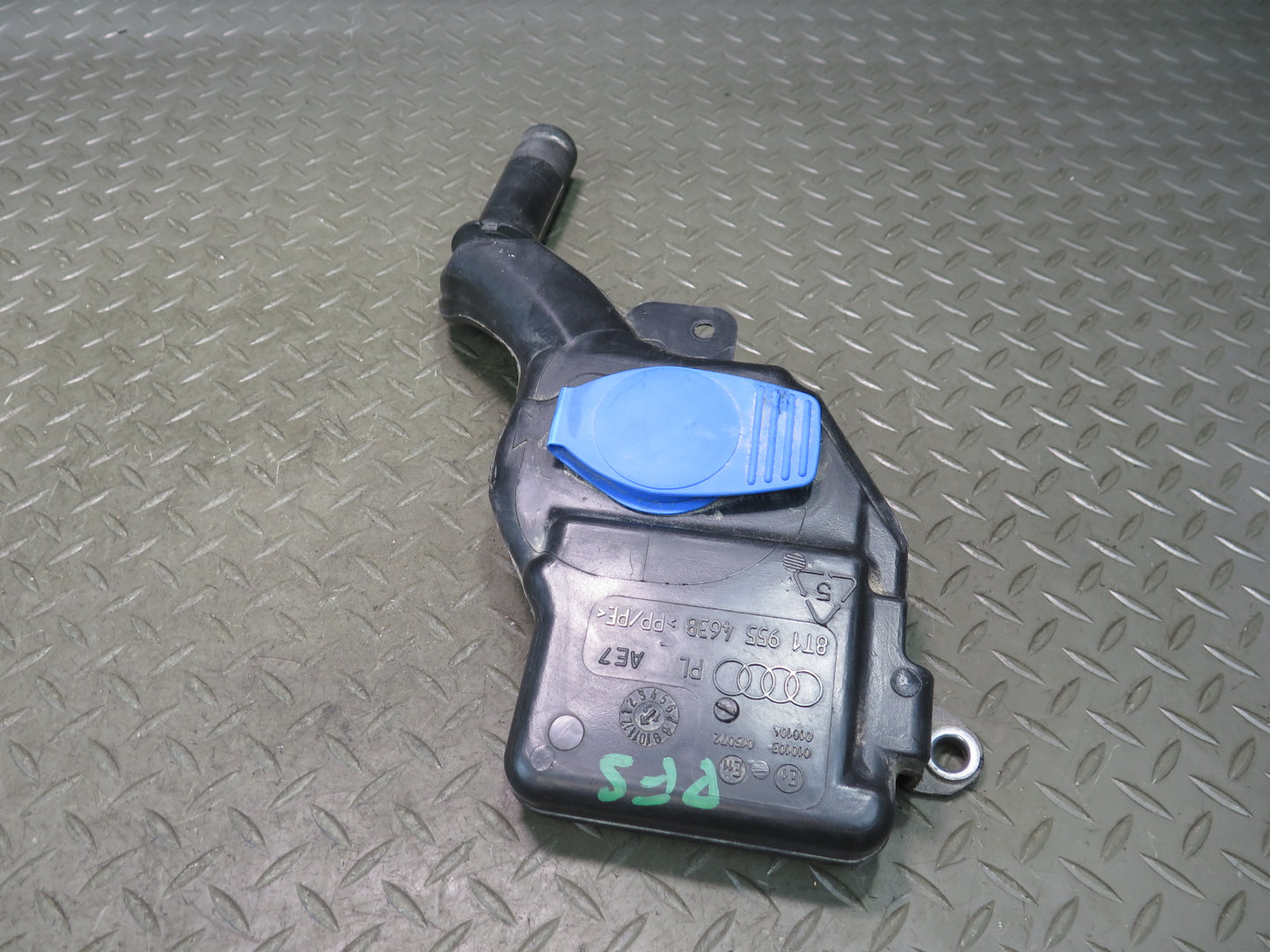 08-17 Audi A5 S5 RS5 8F7 Windshield Washer Fluid Reservoir Bottle Assembly OEM
