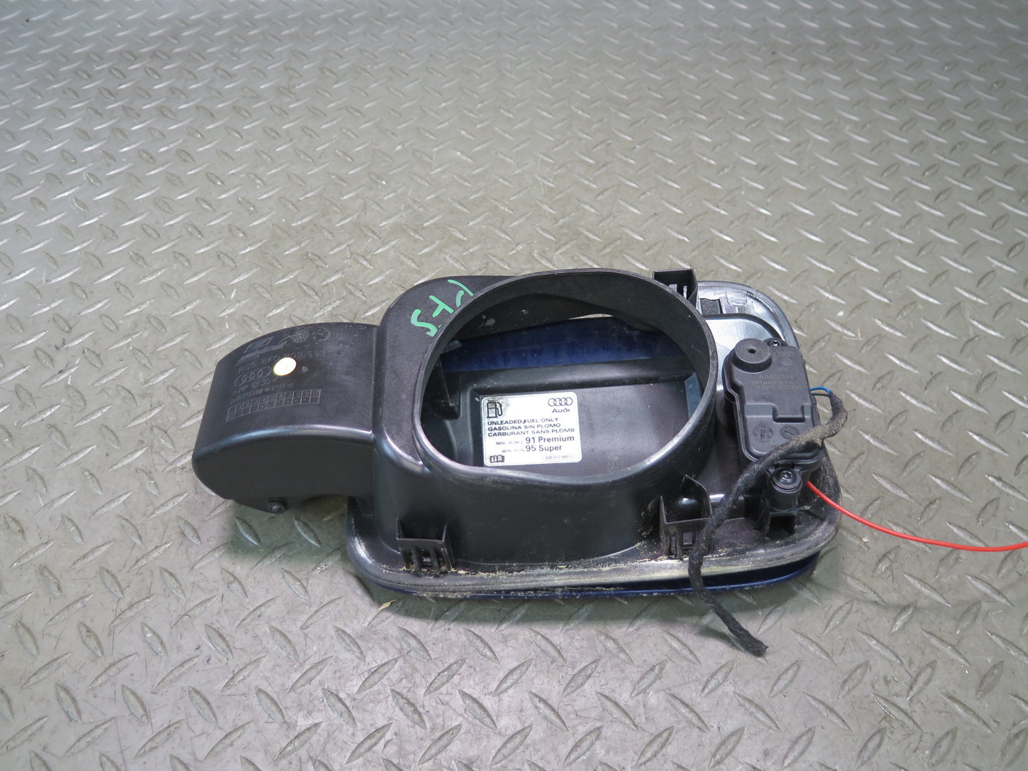 13-15 Audi RS5 8F7 Convert Fuel Tank Filler Door Lid Cover Hinge Actuator OEM
