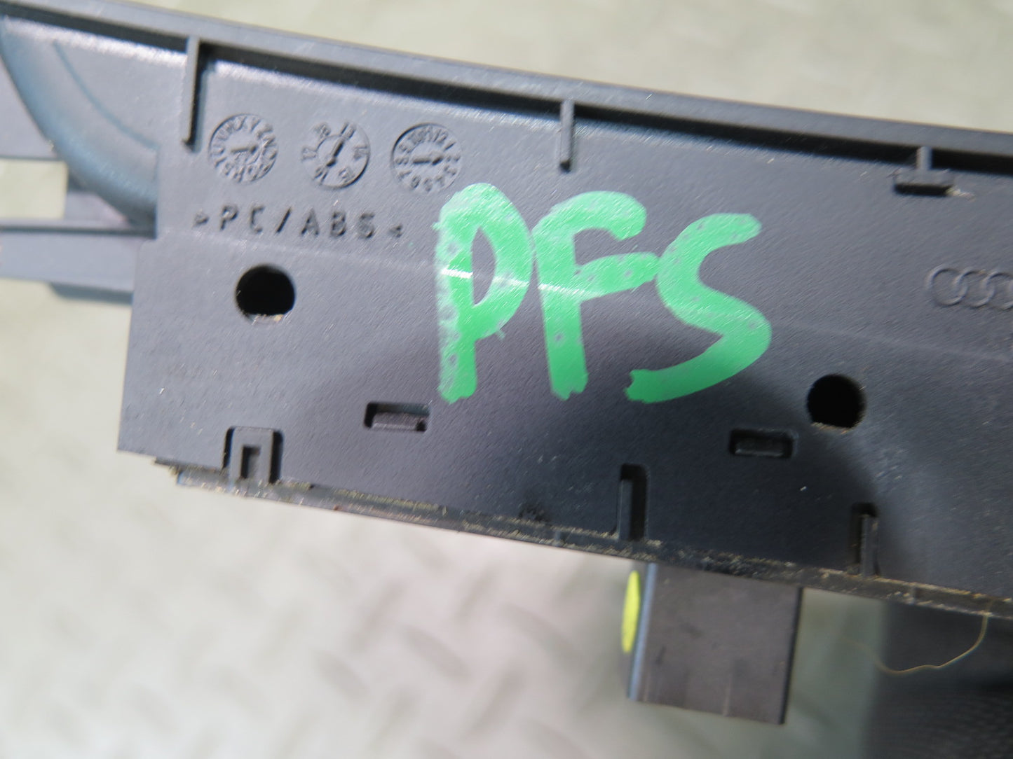 10-17 Audi A5 S5 RS5 Convertible TOP Window Control Button Switch 8F0863289A OEM