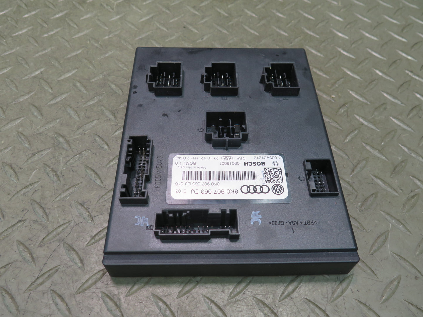 13-15 Audi RS5 8F7 Convertible Body Control Module BCM 8K0907063DJ OEM