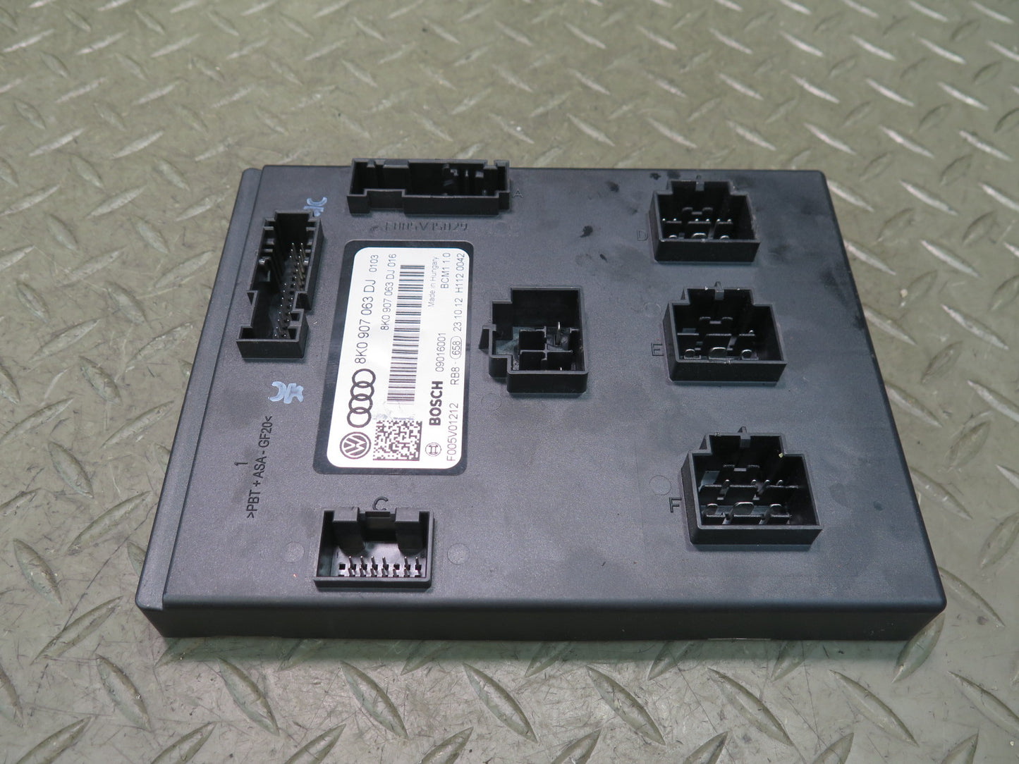 13-15 Audi RS5 8F7 Convertible Body Control Module BCM 8K0907063DJ OEM