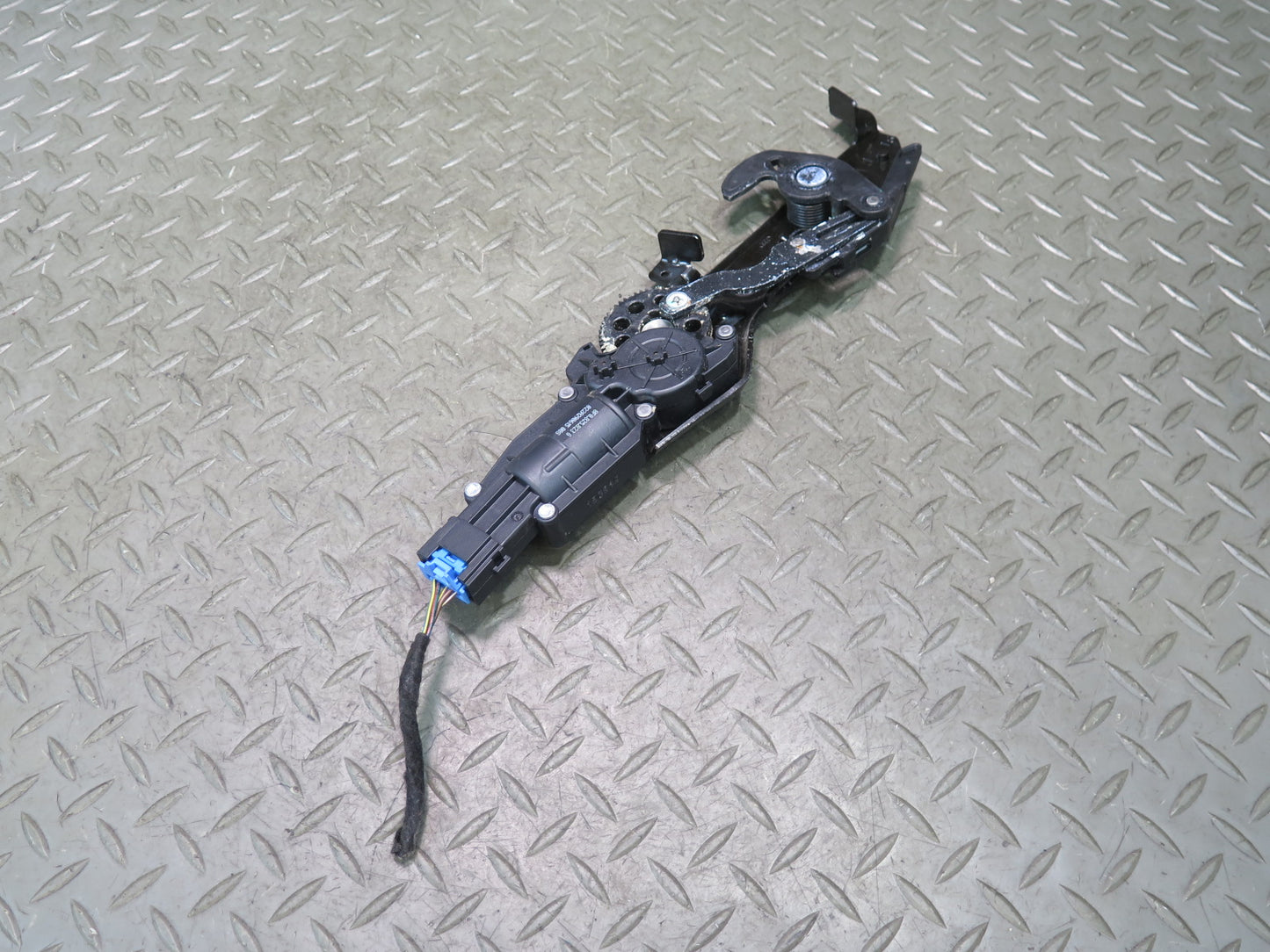 10-17 Audi A5 S5 RS5 Convertible TOP Stowage Compartment Latch 8F0825823G OEM