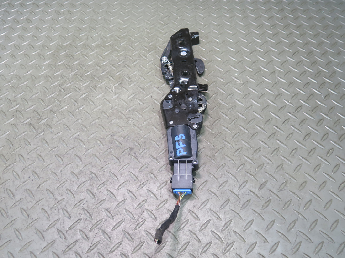 10-17 Audi A5 S5 RS5 Convertible TOP Stowage Compartment Latch 8F0825823G OEM