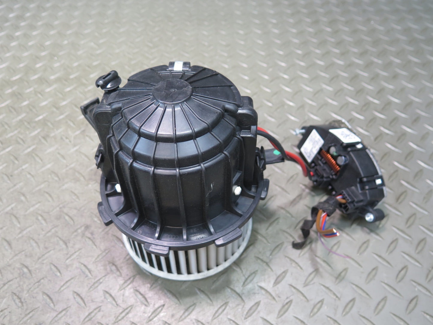 12-17 Audi A5 S5 RS5 8F7 A/C Heater Blower Motor Fan w Resistor OEM