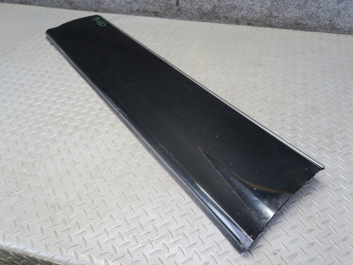 04-06 Lexus UCF30L LS430 Left Fender Door Lower Exterior Molding Trim Set OEM