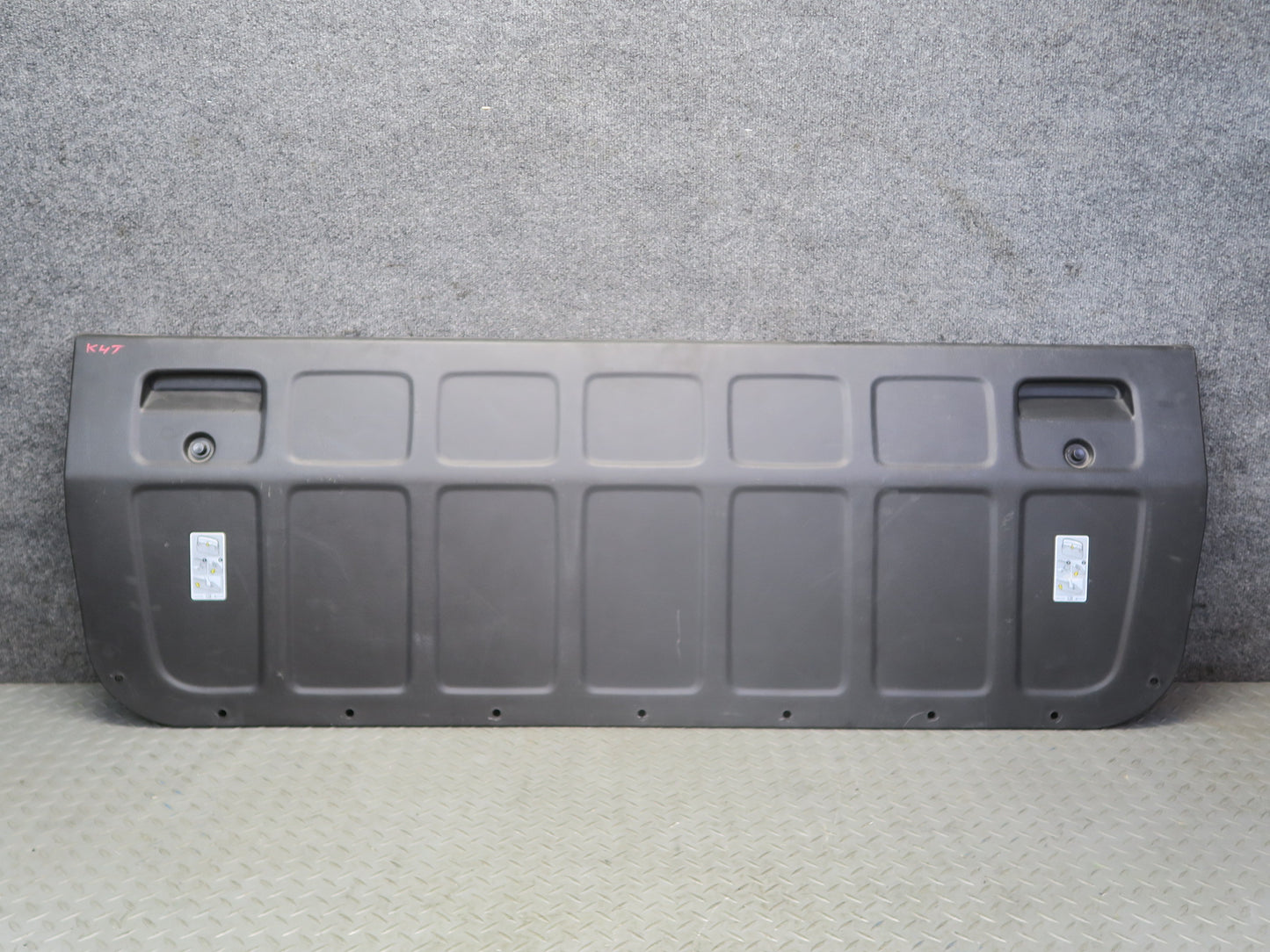 2005-2009 Hummer H2 SUT Rear MID Gate Center Decklid Panel
