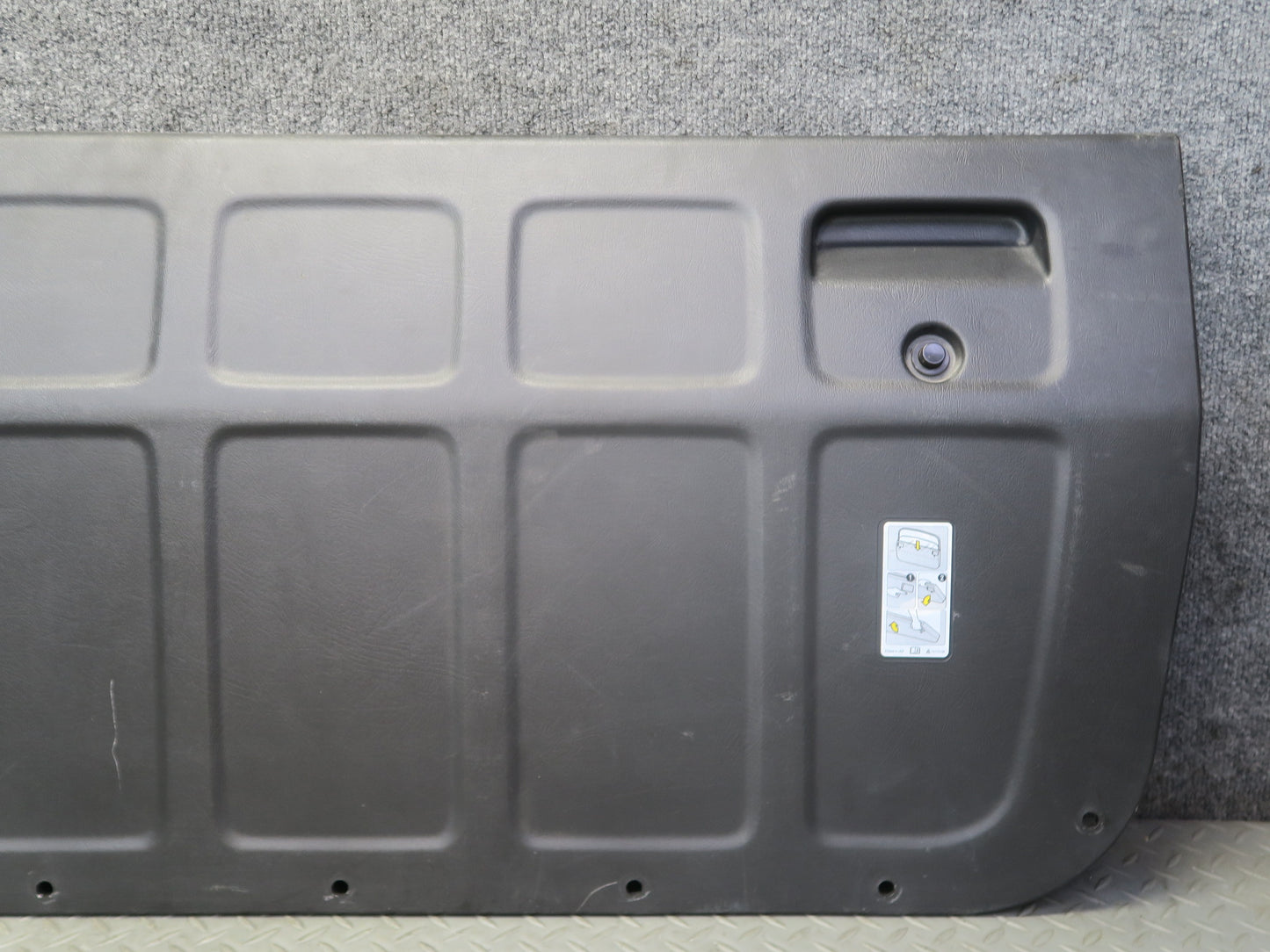 2005-2009 Hummer H2 SUT Rear MID Gate Center Decklid Panel