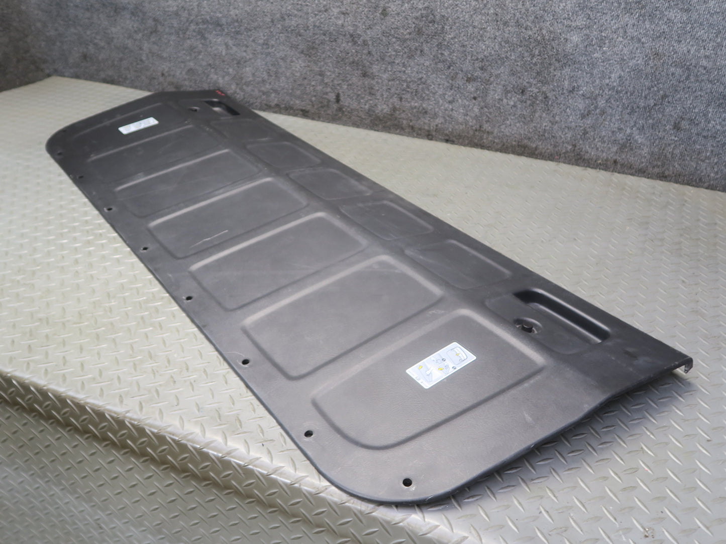 2005-2009 Hummer H2 SUT Rear MID Gate Center Decklid Panel