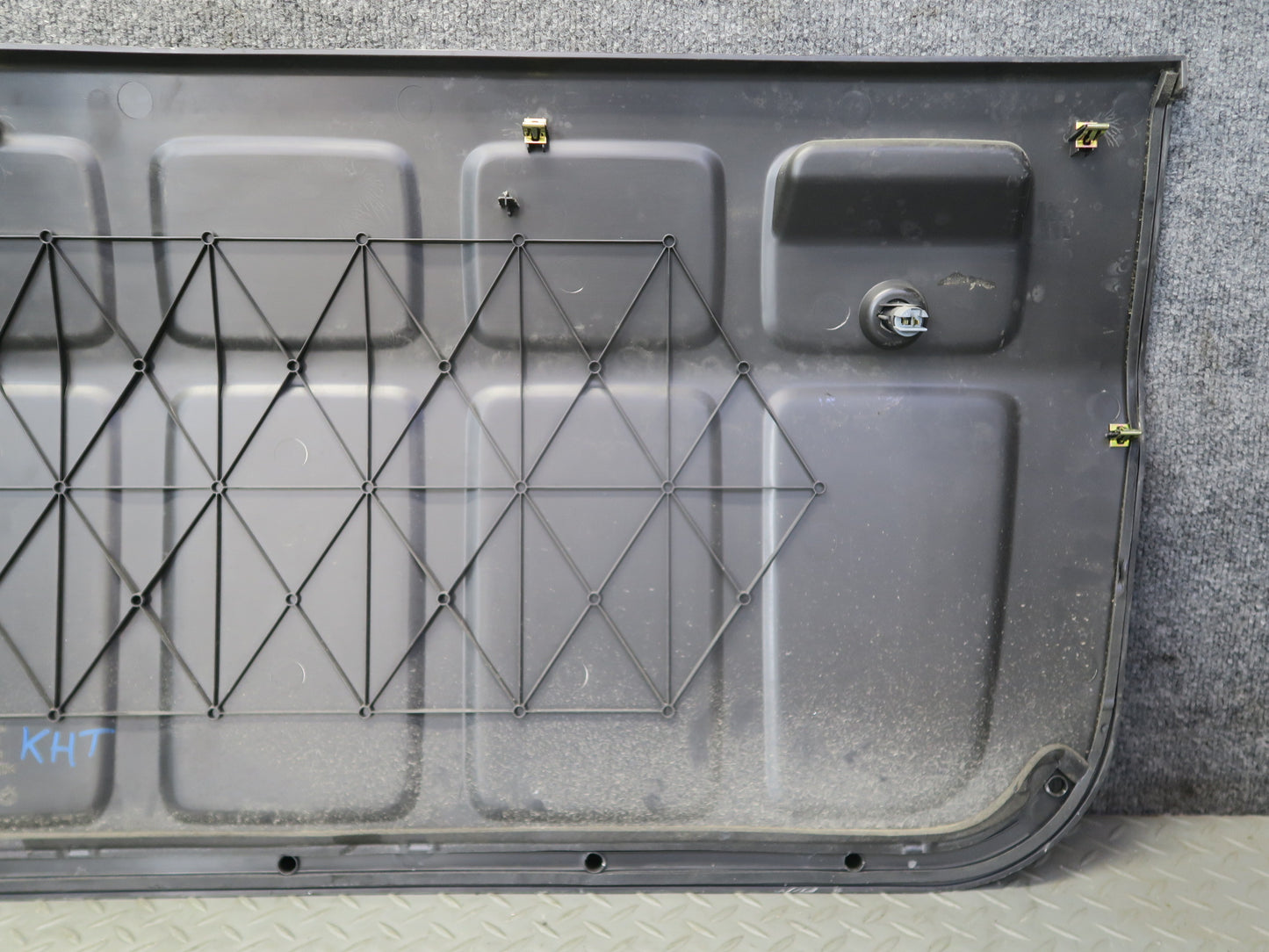 2005-2009 Hummer H2 SUT Rear MID Gate Center Decklid Panel
