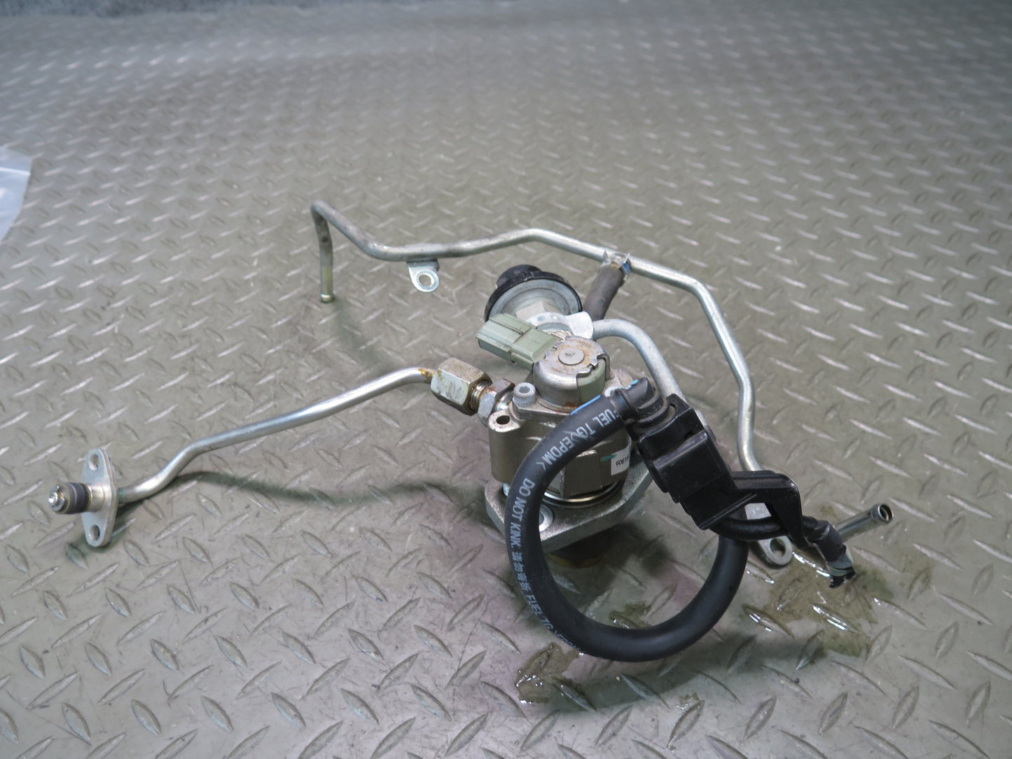 16-17 Lexus RC350 RC300 3.5L AWD High Pressure Fuel Pump w Damper & Hoses OEM