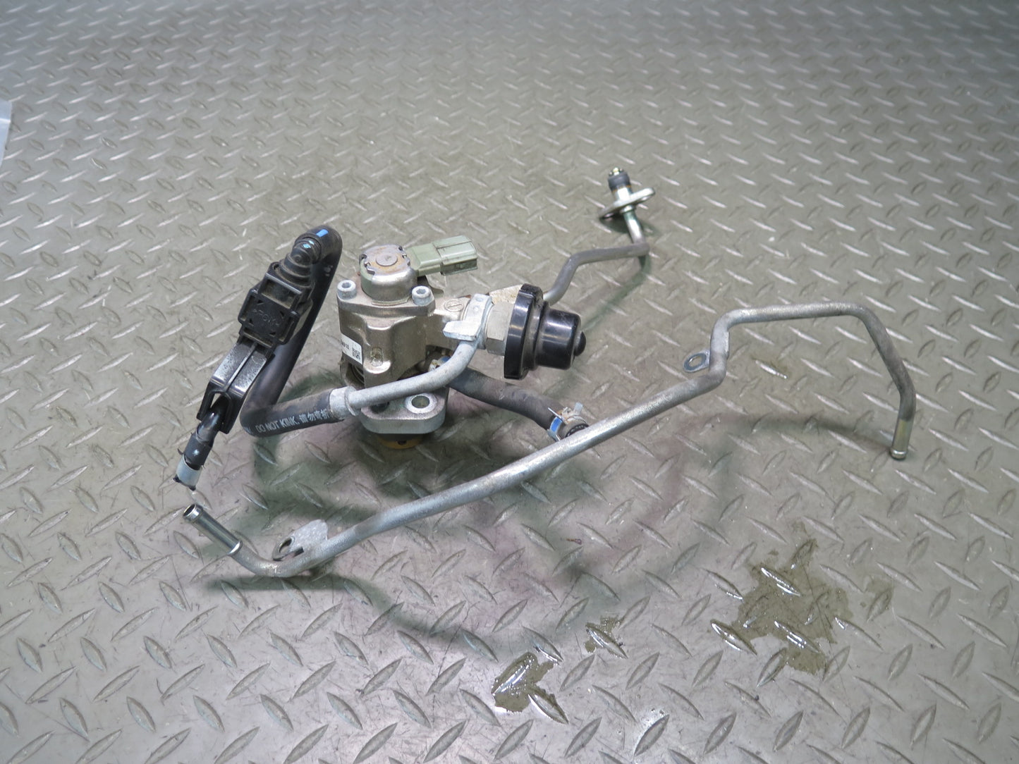 16-17 Lexus RC350 RC300 3.5L AWD High Pressure Fuel Pump w Damper & Hoses OEM