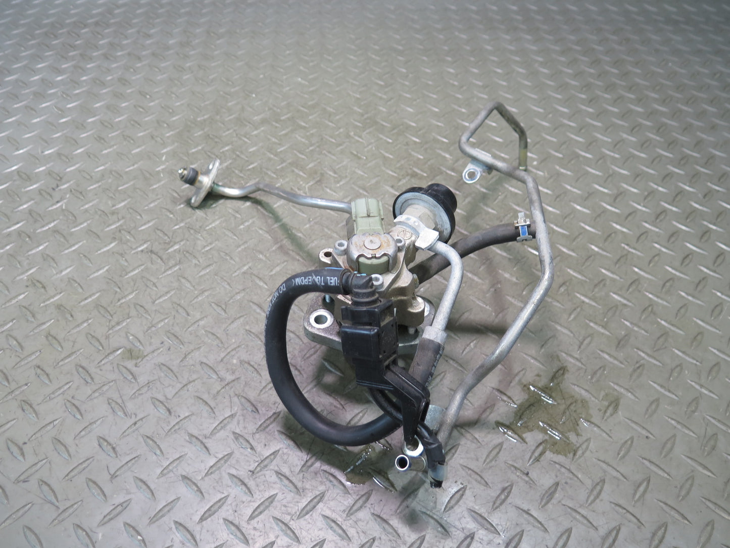 16-17 Lexus RC350 RC300 3.5L AWD High Pressure Fuel Pump w Damper & Hoses OEM