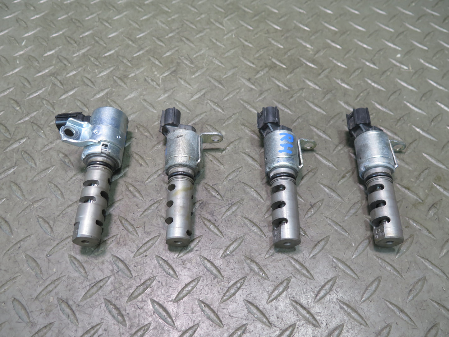 15-17 Lexus RC350 RC300 Set of 4 Right Engine Variable Valve Timing Solenoid OEM
