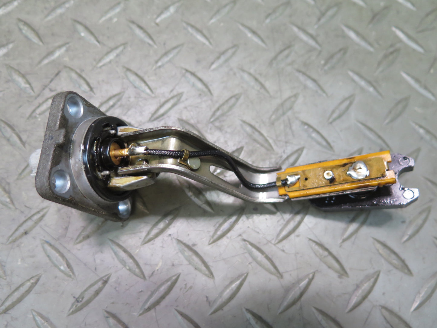 15-17 Lexus RC350 RC300 3.5L AWD Engine Oil Level Sensor OEM