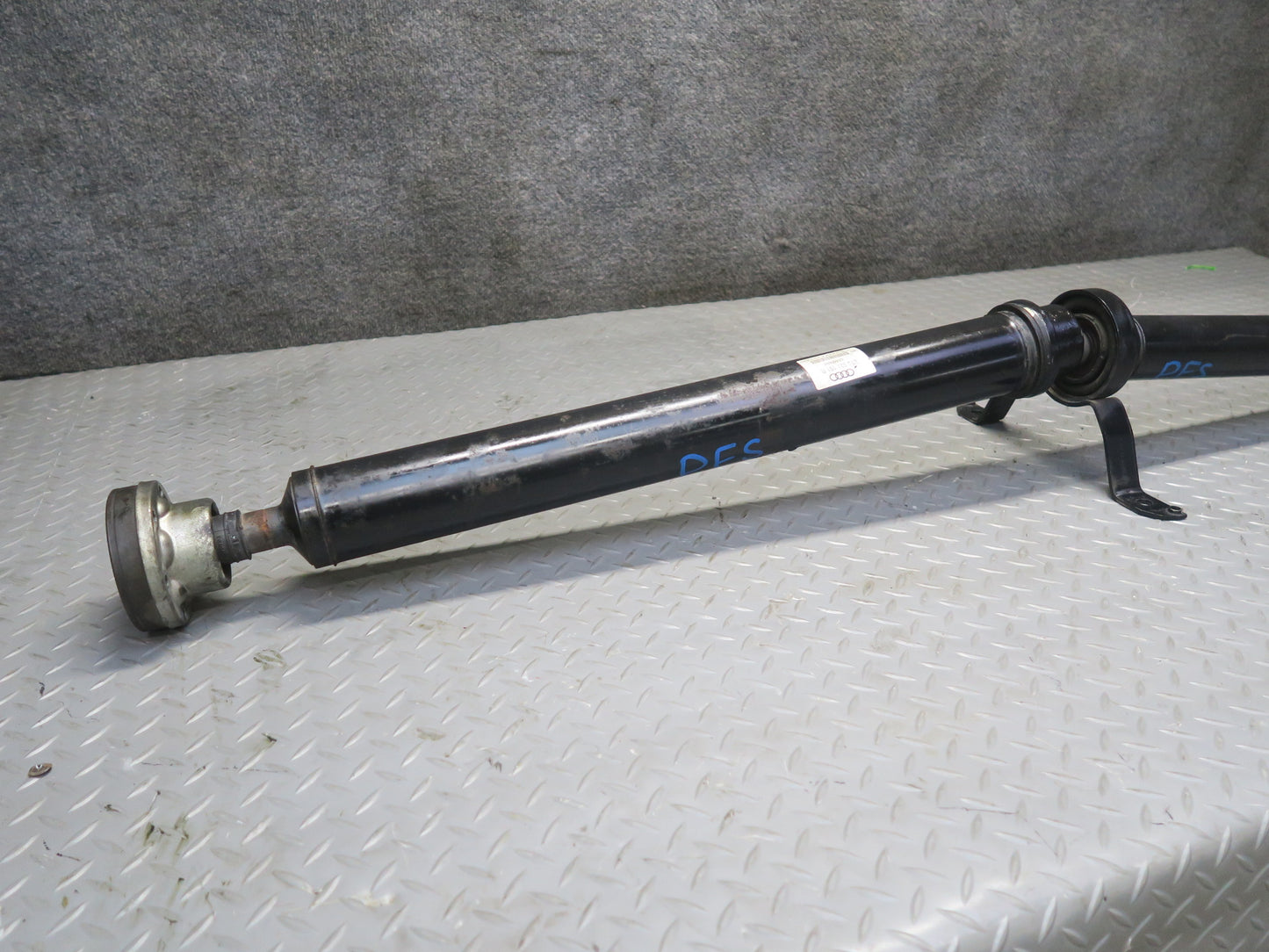13-15 Audi RS5 8F7 AWD A/T Rear Driveshaft Drive Shaft 8T0521101R OEM
