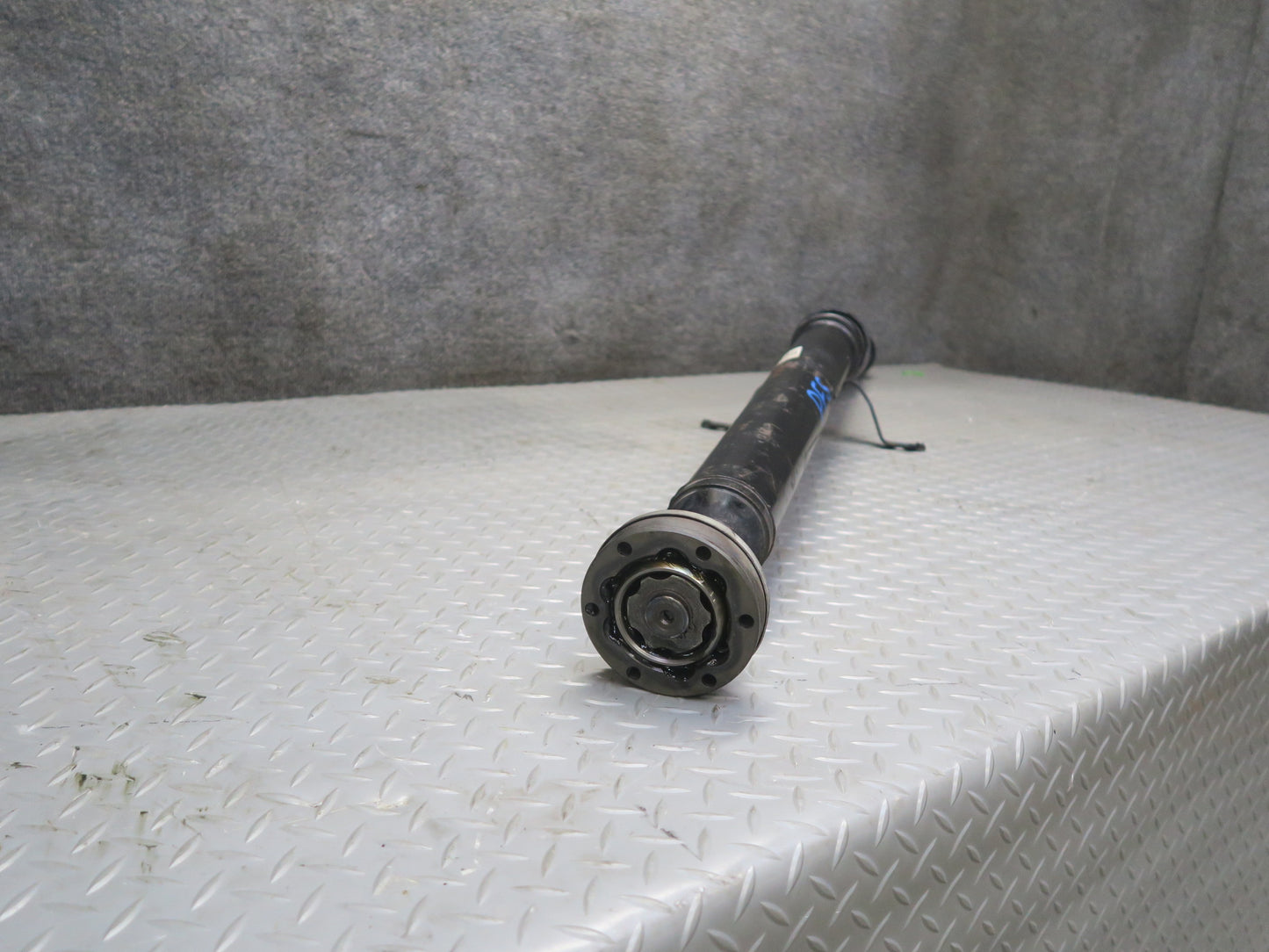 13-15 Audi RS5 8F7 AWD A/T Rear Driveshaft Drive Shaft 8T0521101R OEM