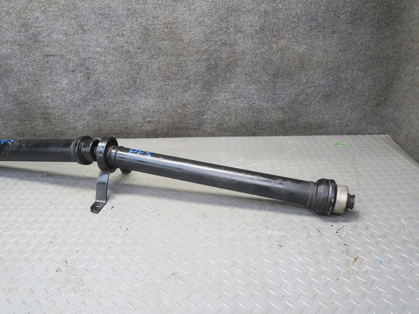 13-15 Audi RS5 8F7 AWD A/T Rear Driveshaft Drive Shaft 8T0521101R OEM