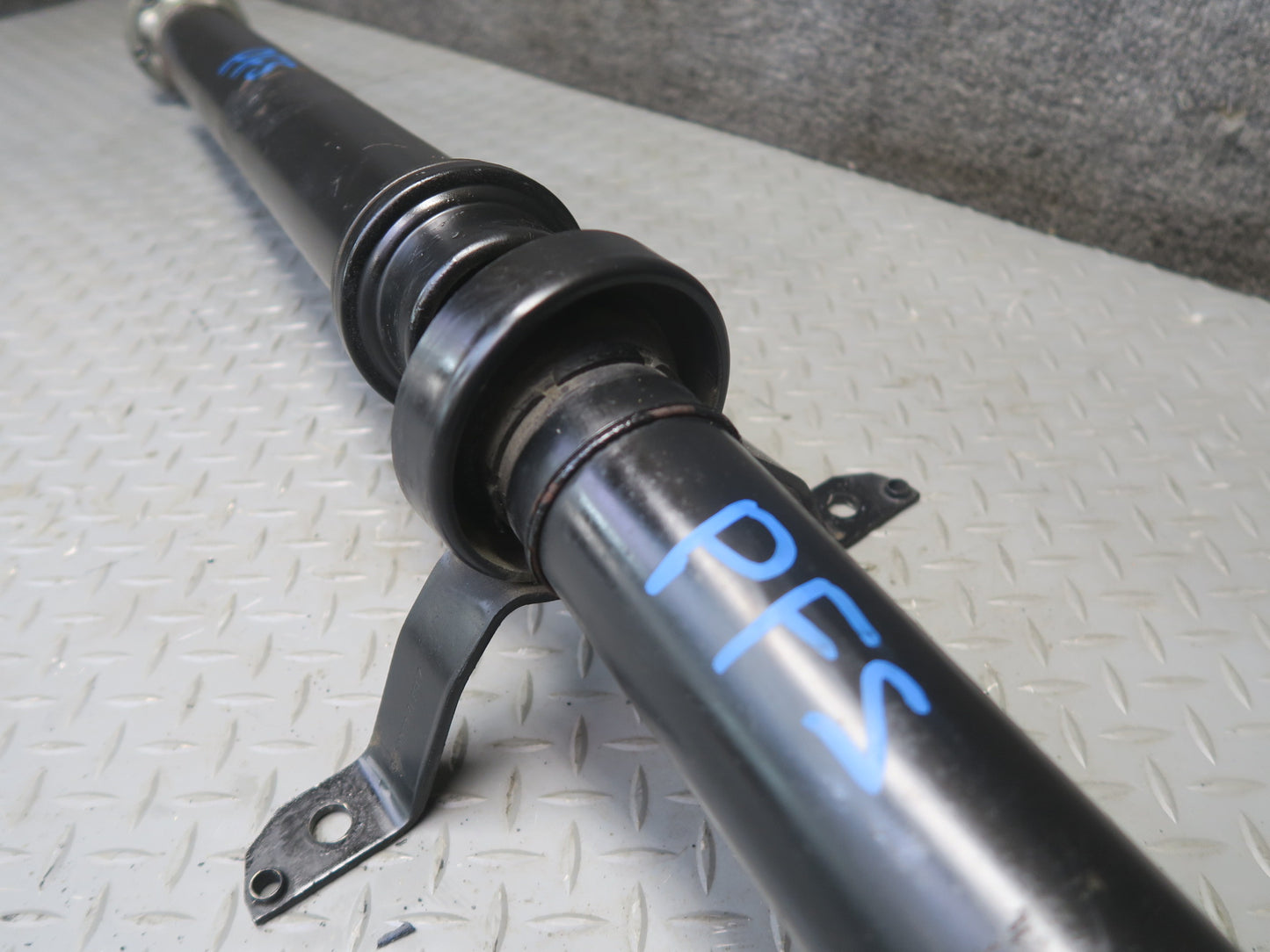 13-15 Audi RS5 8F7 AWD A/T Rear Driveshaft Drive Shaft 8T0521101R OEM