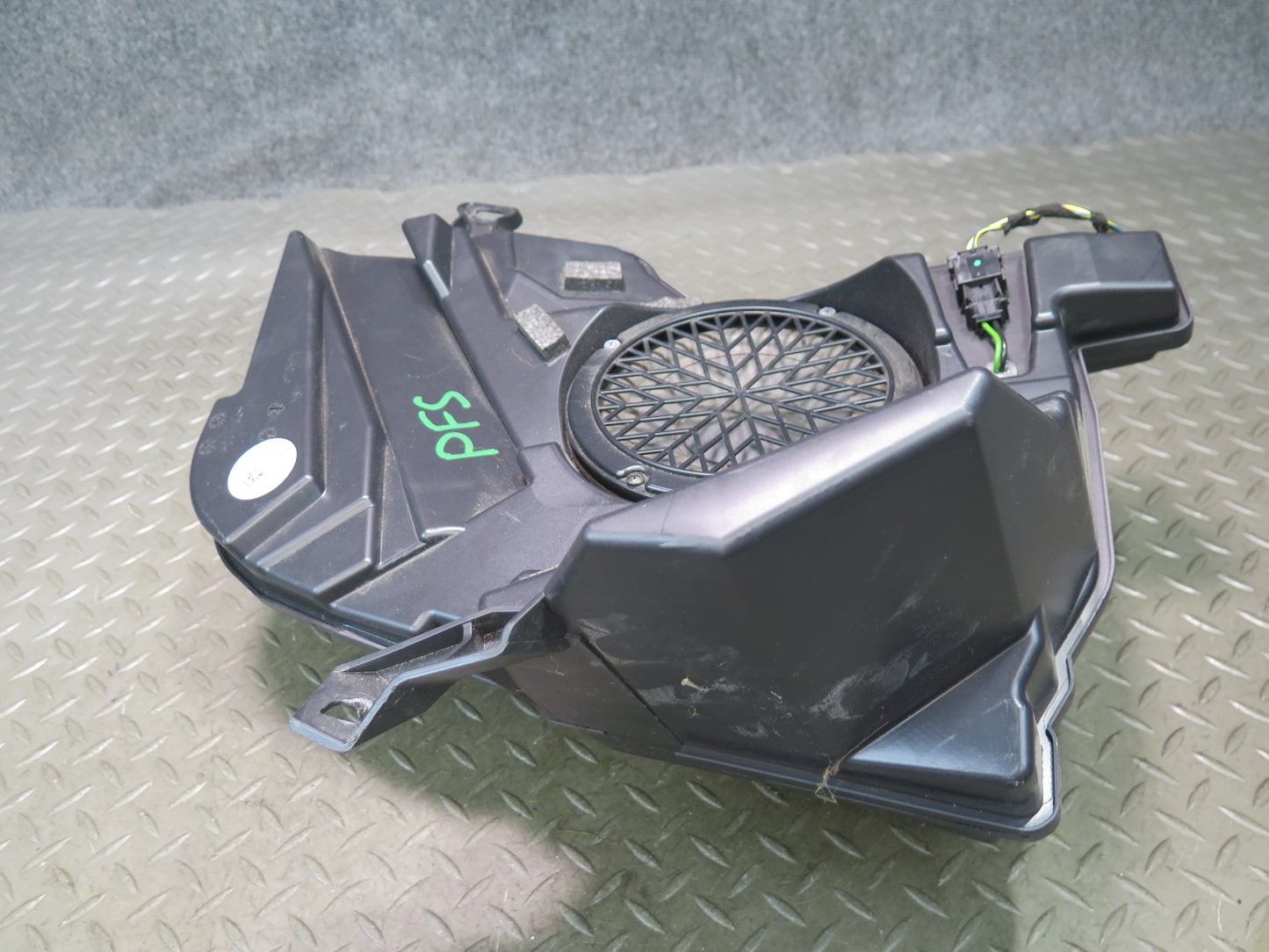 10-17 Audi A5 S5 RS5 Convertible Rear Subwoofer Base Speaker 8F0035382A OEM