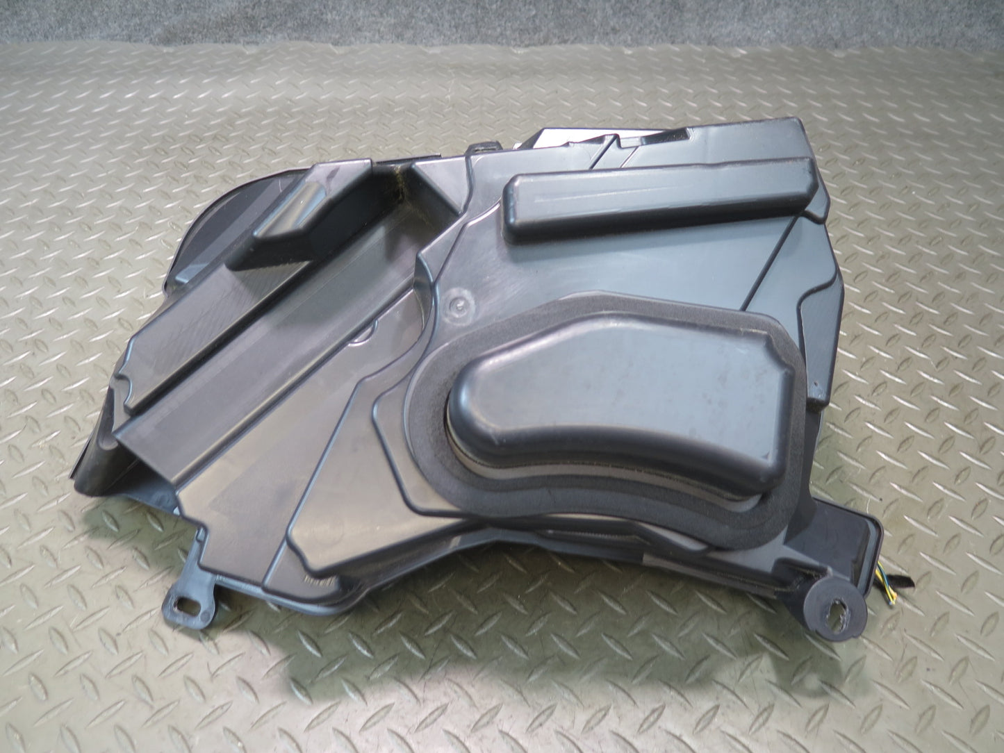 10-17 Audi A5 S5 RS5 Convertible Rear Subwoofer Base Speaker 8F0035382A OEM