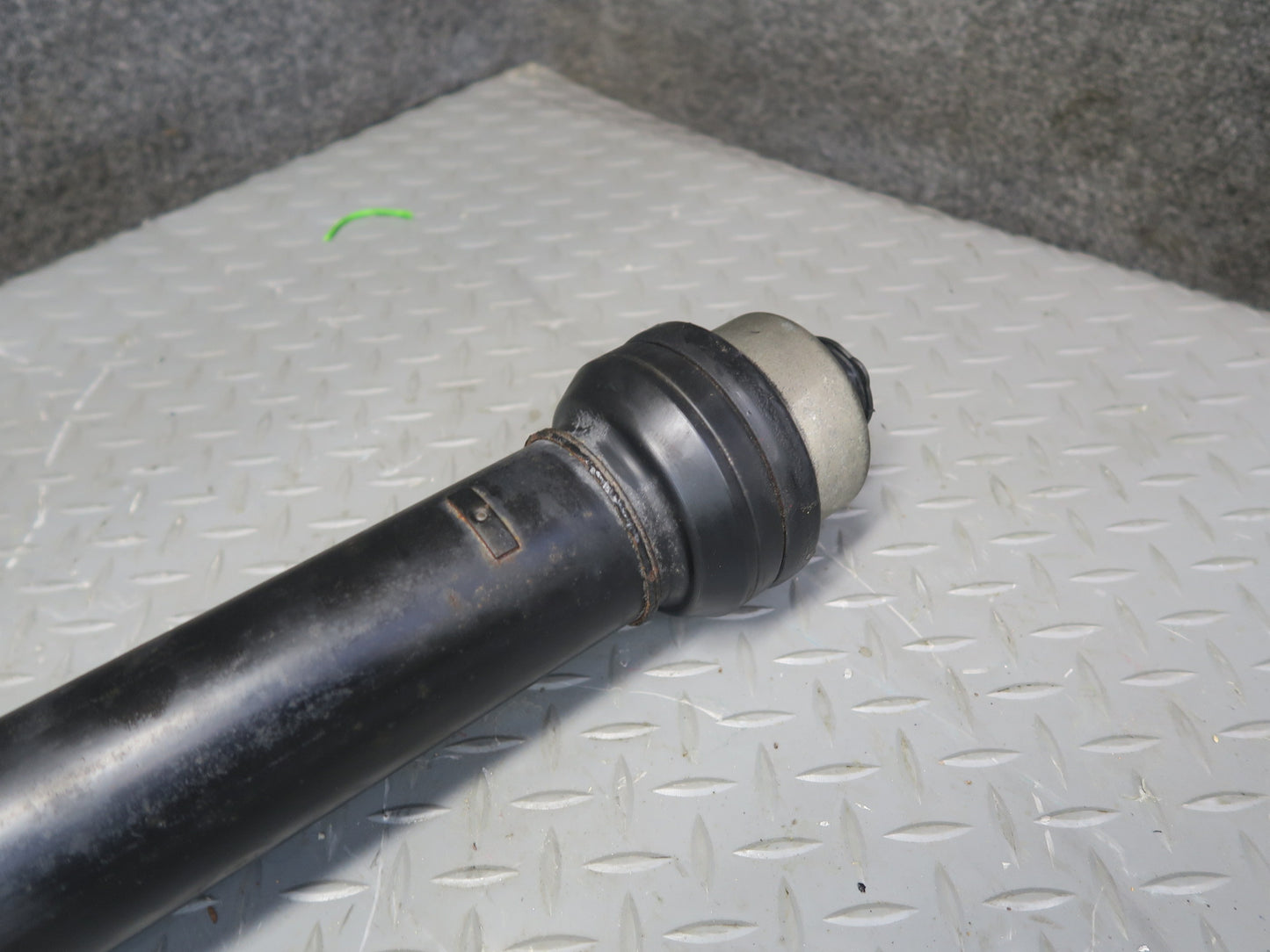 13-15 Audi RS5 8F7 AWD A/T Rear Driveshaft Drive Shaft 8T0521101R OEM