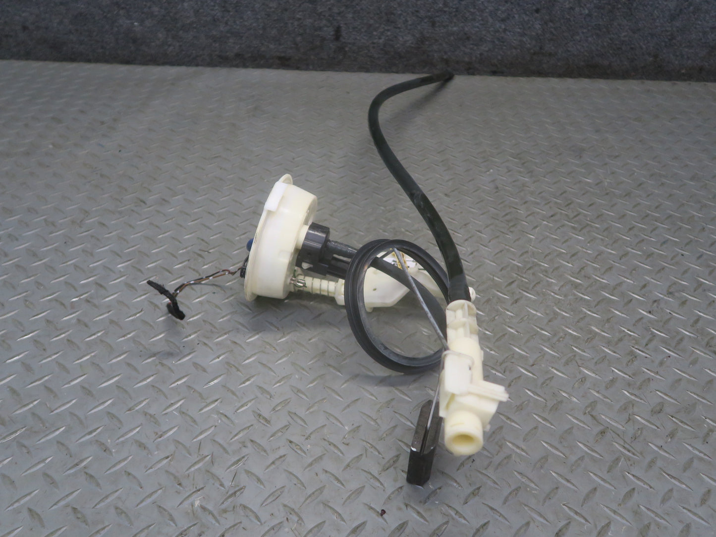 01-06 BMW E46 330i 330Ci 3.0L M54 Fuel Pump Level Sensor Sending Unit Set OEM