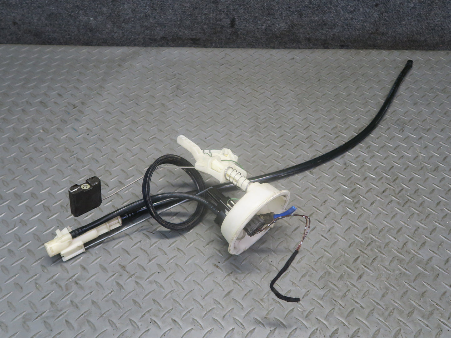 01-06 BMW E46 330i 330Ci 3.0L M54 Fuel Pump Level Sensor Sending Unit Set OEM