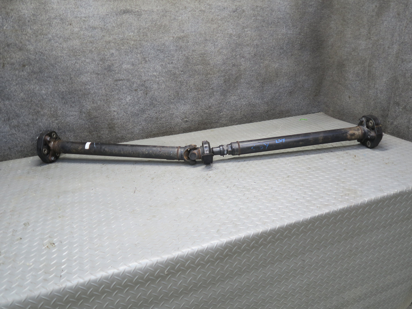 01-06 Lexus UCF30L LS430 RWD Rear Drive Shaft Driveshaft OEM