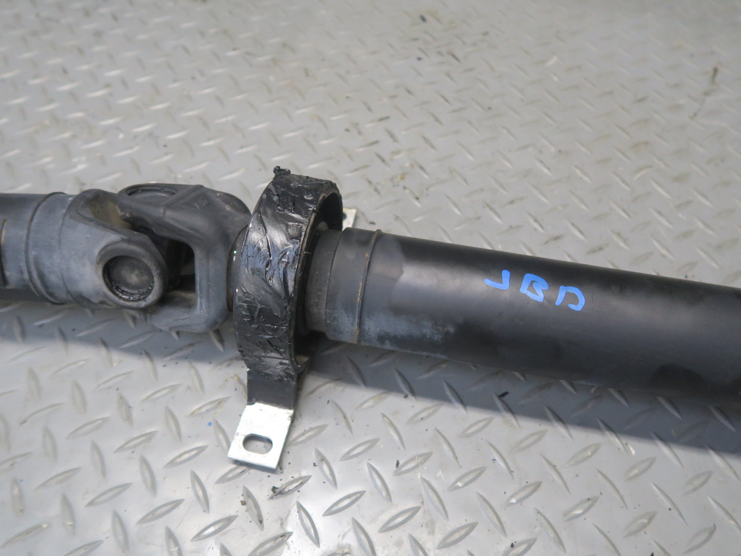 01-03 BMW E46 330i 330Ci RWD A/T Auto Transmission Driveshaft Drive Shaft OEM