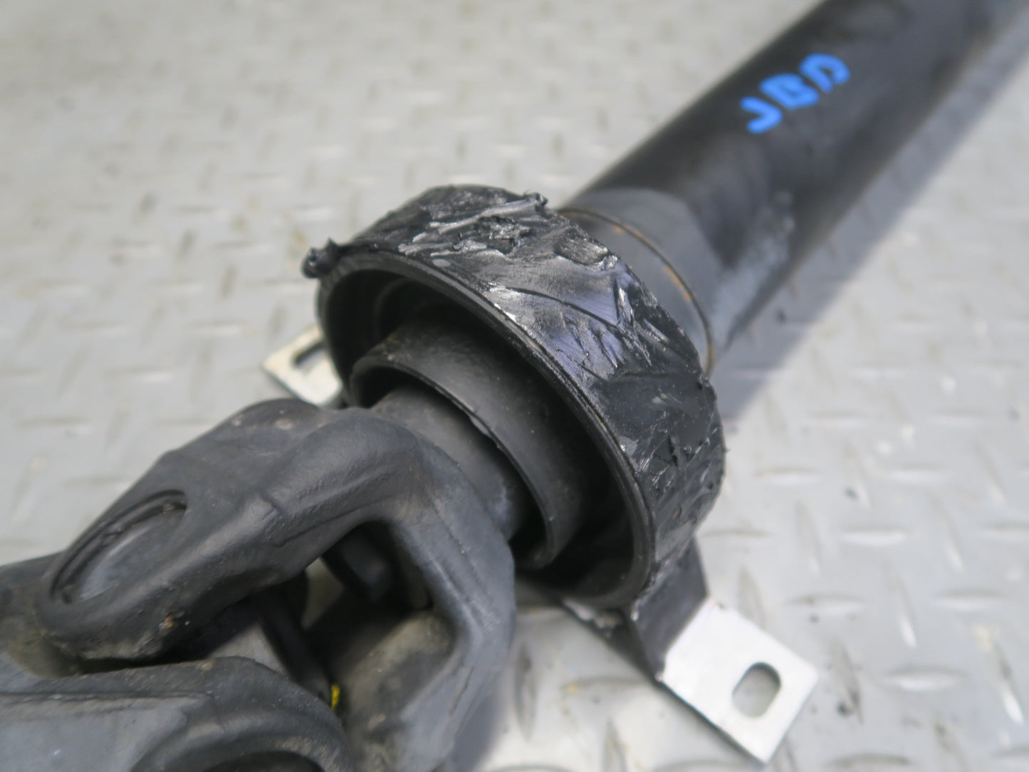01-03 BMW E46 330i 330Ci RWD A/T Auto Transmission Driveshaft Drive Shaft OEM