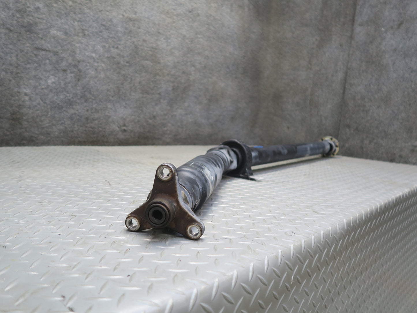01-03 BMW E46 330i 330Ci RWD A/T Auto Transmission Driveshaft Drive Shaft OEM