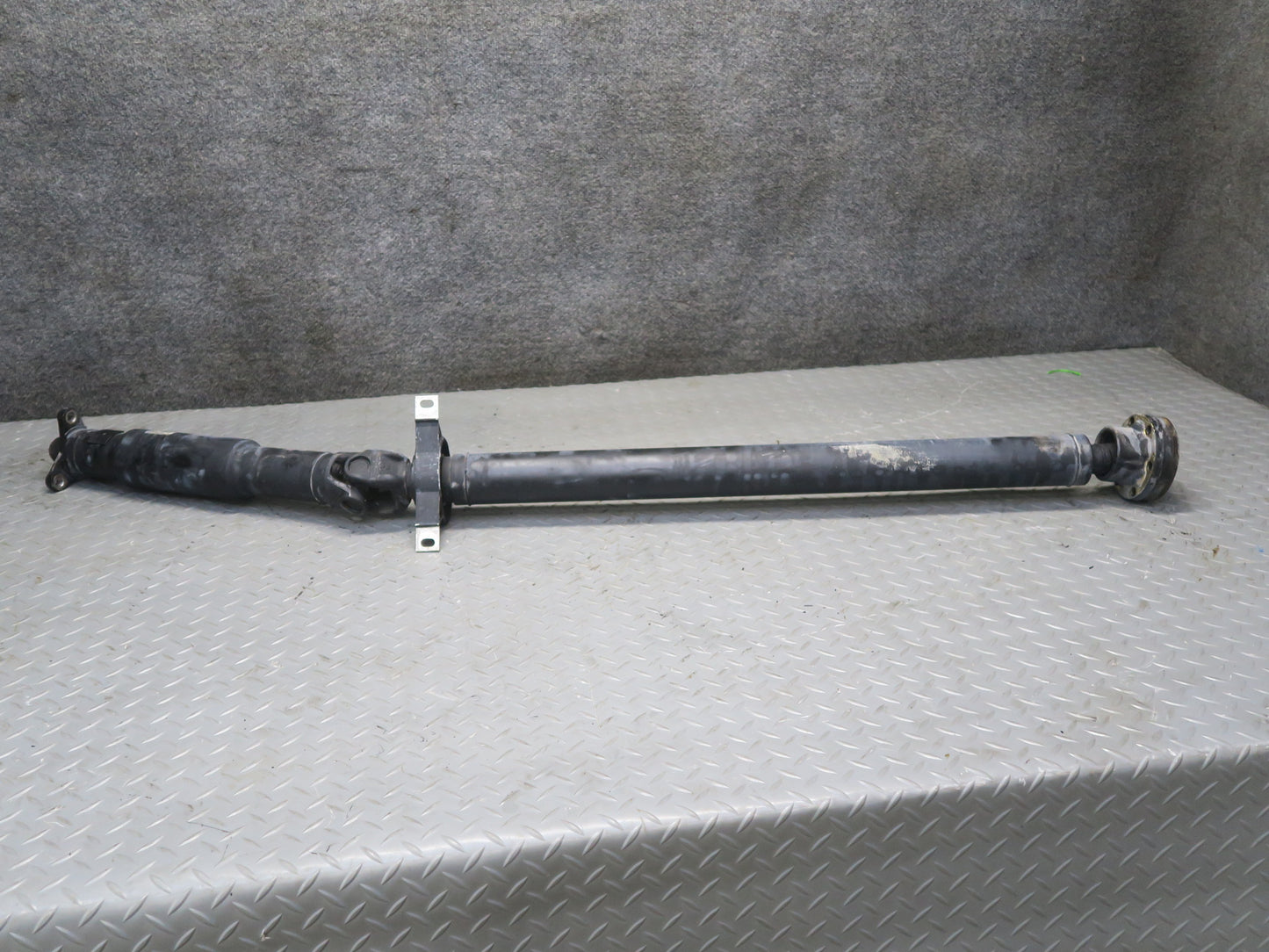 01-03 BMW E46 330i 330Ci RWD A/T Auto Transmission Driveshaft Drive Shaft OEM
