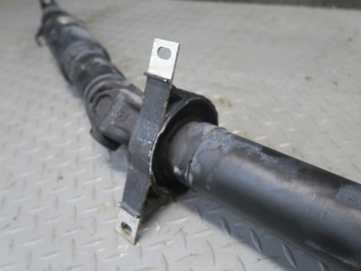 01-03 BMW E46 330i 330Ci RWD A/T Auto Transmission Driveshaft Drive Shaft OEM
