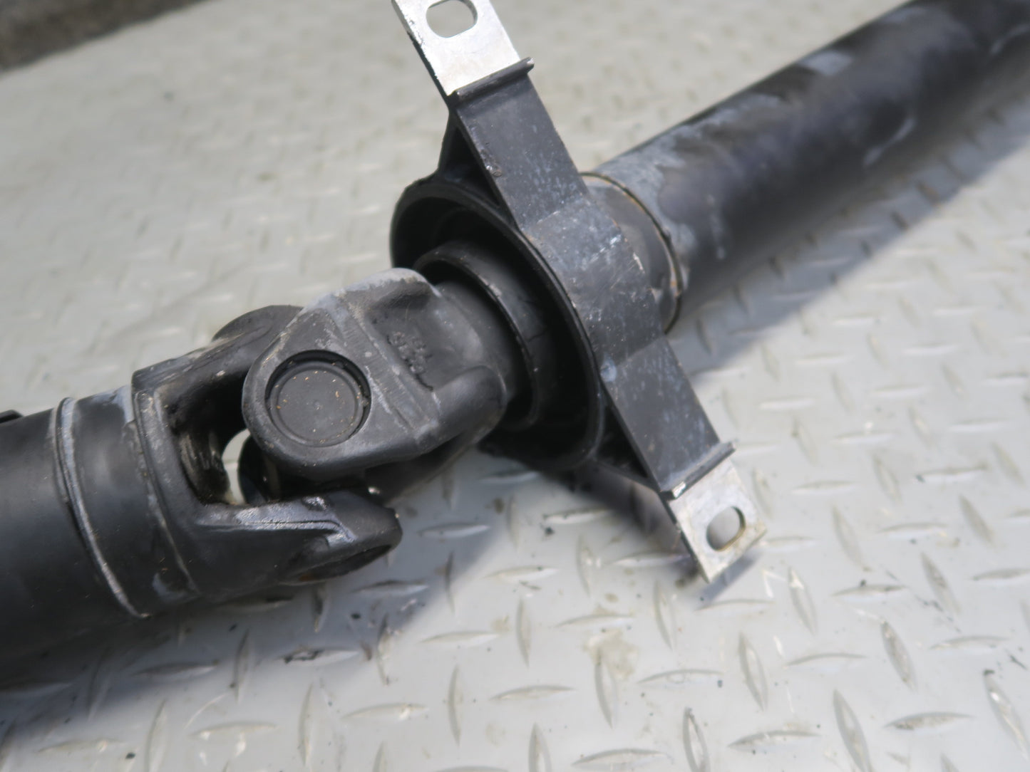 01-03 BMW E46 330i 330Ci RWD A/T Auto Transmission Driveshaft Drive Shaft OEM