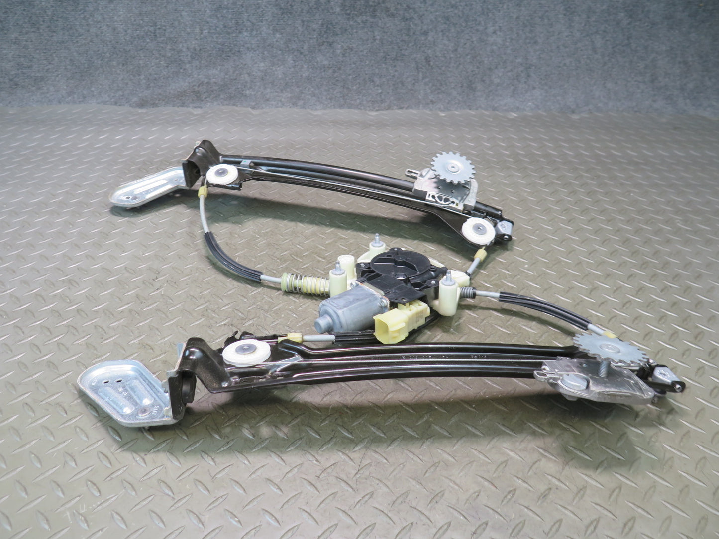 2014-2020 Maserati Ghibli M157 Rear Left Door Window Regulator w Motor