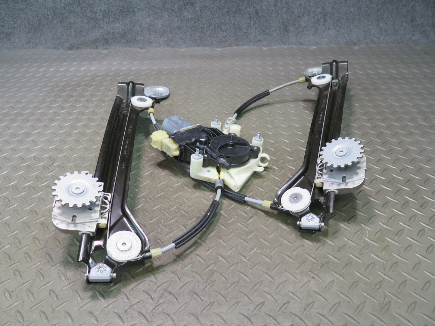 2014-2020 Maserati Ghibli M157 Rear Left Door Window Regulator w Motor