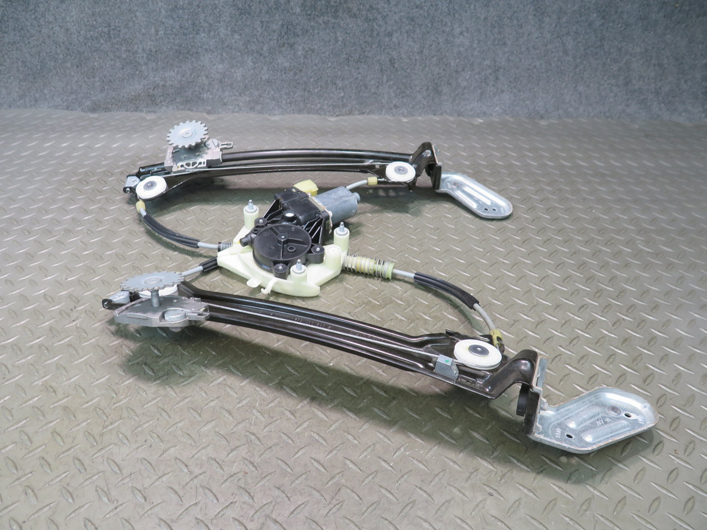 2014-2020 Maserati Ghibli M157 Rear Left Door Window Regulator w Motor