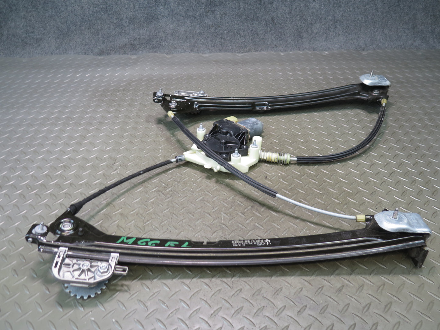 2014-2020 Maserati Ghibli M157 Front Left Door Window Regulator w Motor