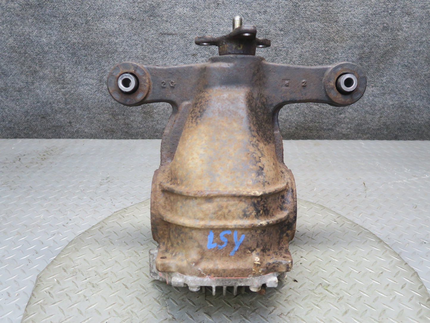 04-06 Lexus UCF30L LS430 RWD Rear Differential Carrier 3.769 Ratio OEM