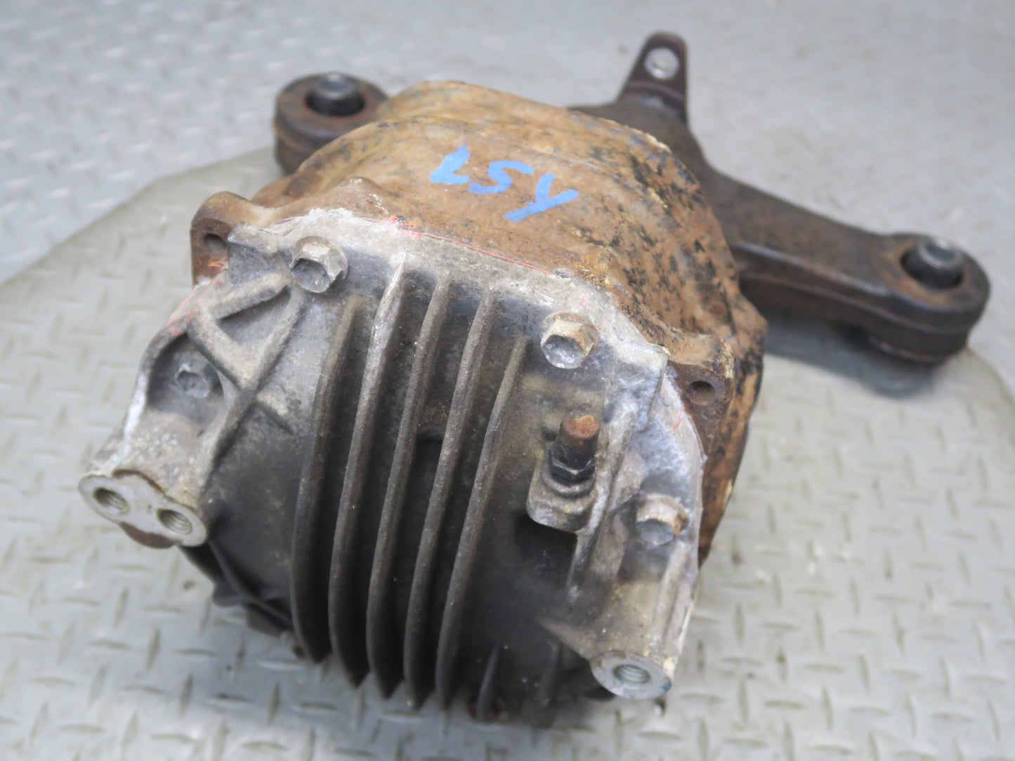04-06 Lexus UCF30L LS430 RWD Rear Differential Carrier 3.769 Ratio OEM