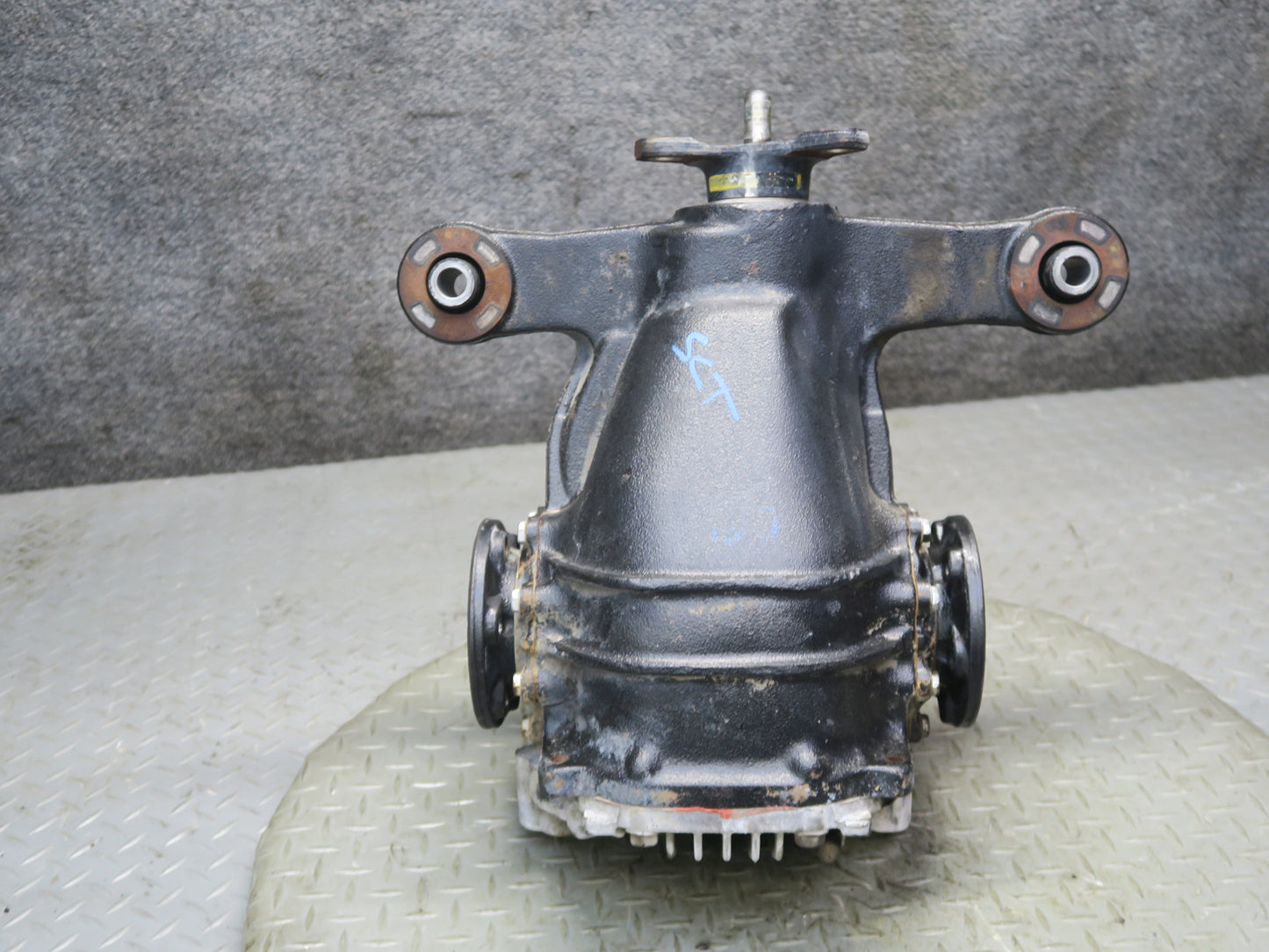 02-05 Lexus GS430 SC430 Rear Differential Carrier 3.266 Ratio 122k Miles OEM