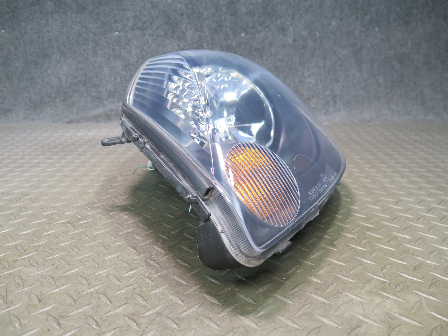 00-02 Toyota MR2 Spyder ZZW30L Front Left Halogen Headlight Lamp OEM
