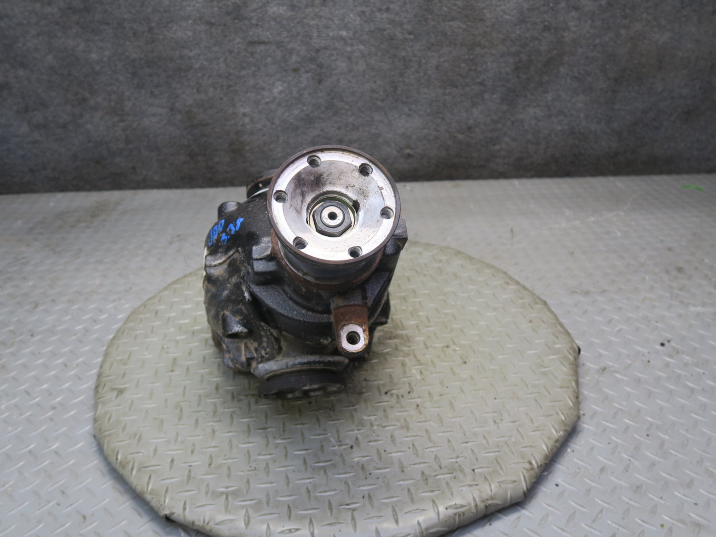 01-06 BMW E46 330i 330Ci A/T Rear Differential Carrier 3.38 Ratio 7505393 OEM