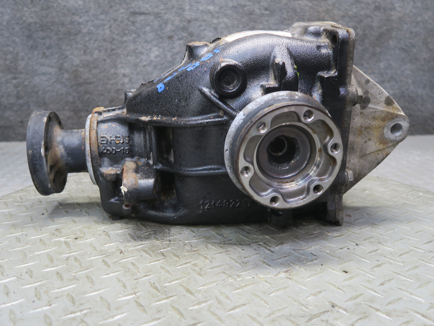 01-06 BMW E46 330i 330Ci A/T Rear Differential Carrier 3.38 Ratio 7505393 OEM