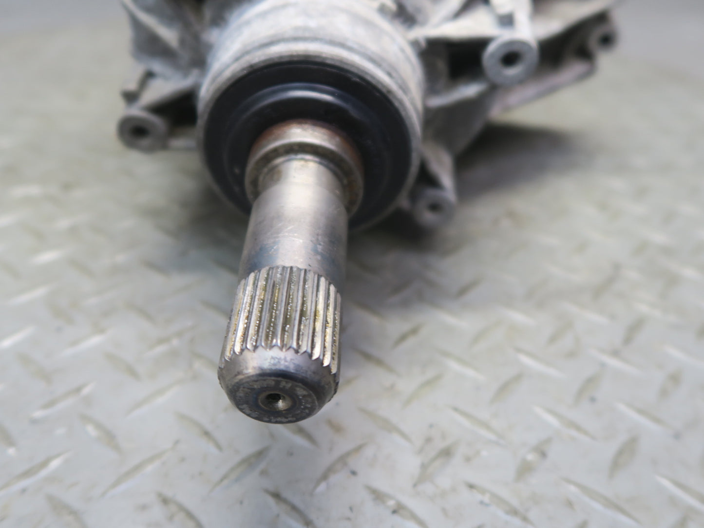 13-15 Audi RS5 4.2L V8 Transmission Center Differential Tailshaft OEM